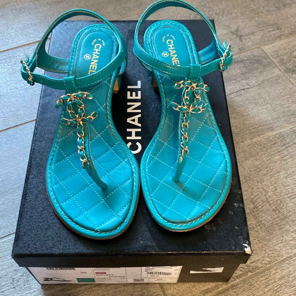 Chanel sandals sz 6